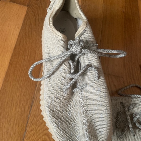 Shoes - Picture 3 of 4